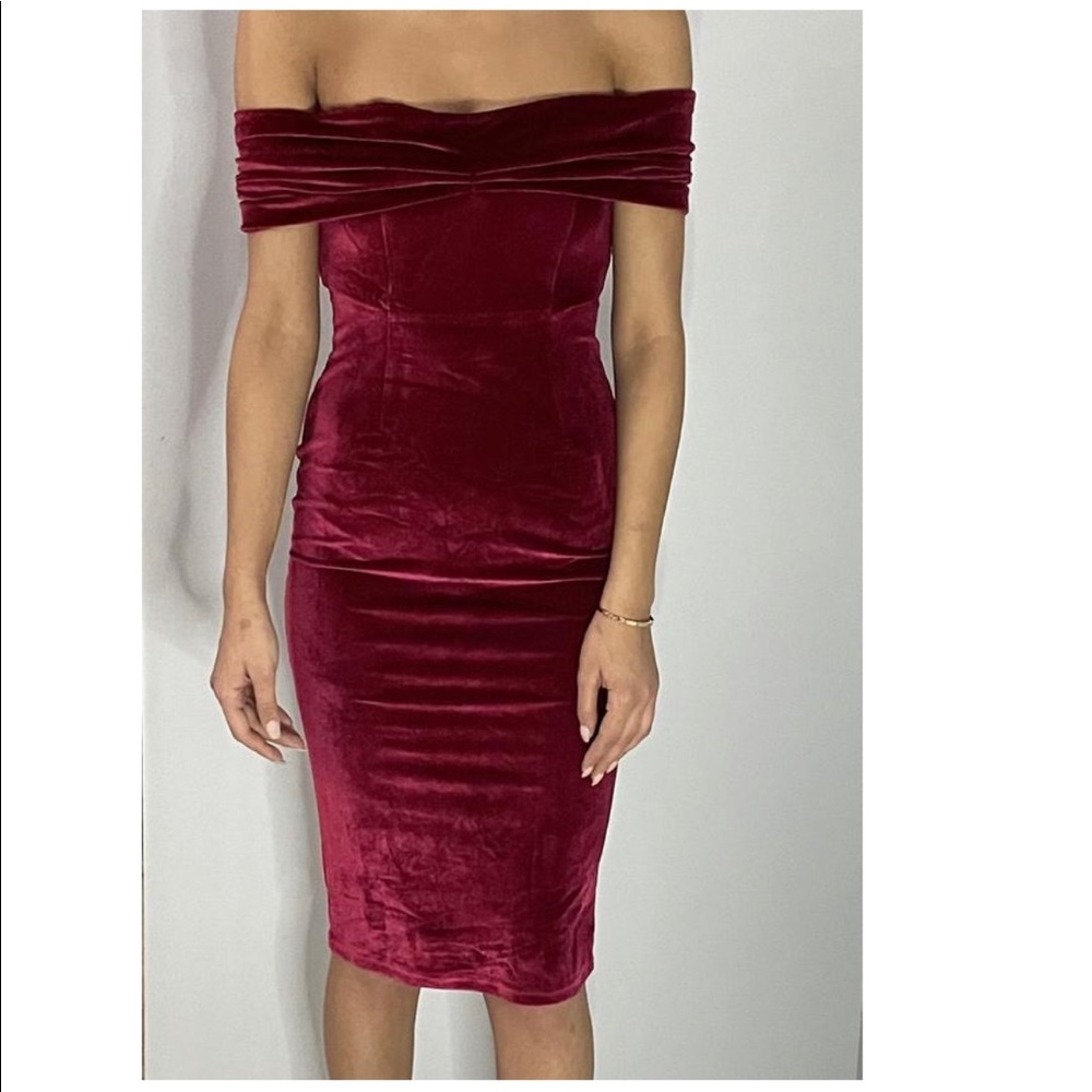 Very Berry Velvet MIDI Dress